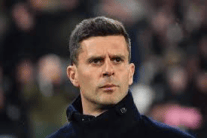 在聚光灯下, 回属于自己